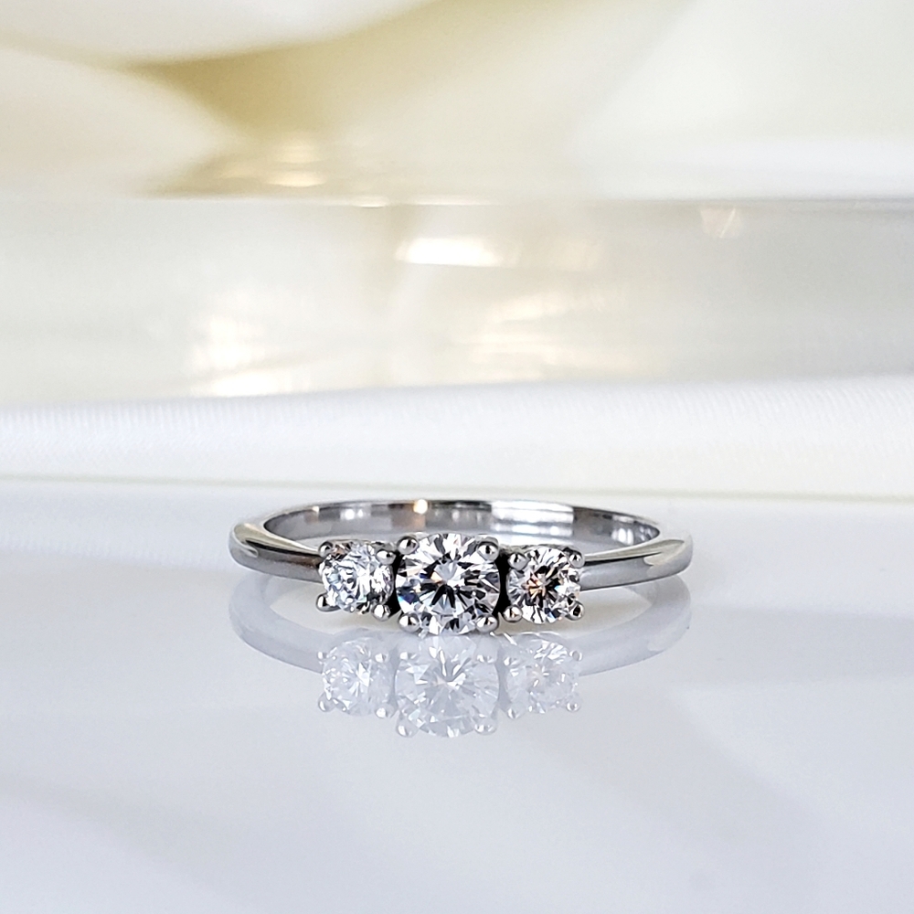 NEW Sterling Silver Round 3 Stone 5A CZ Diamond Ring - Picture 6 of 13